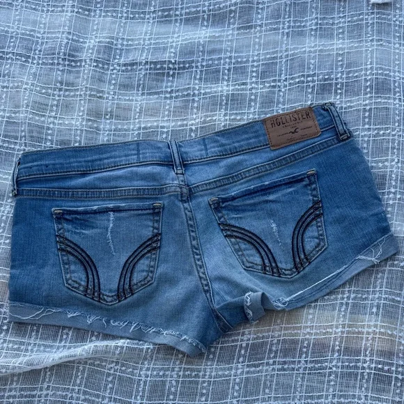 Hollister Blue Denim Beaded Low-Rise Shorts - Picture 2 of 5